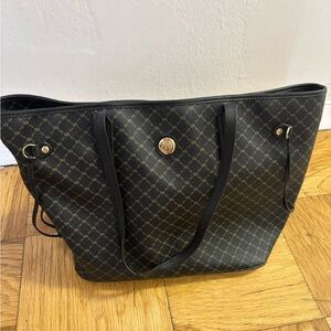Rioni Luxe 45
Luxury Tote (Medium)